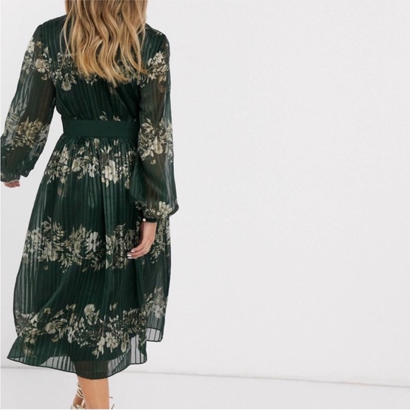 Ted Baker DELYLA
Meadow Sweep long sleeved midi dress - Picture 2 of 5